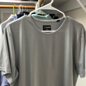 Cuts solid grey elongated tee